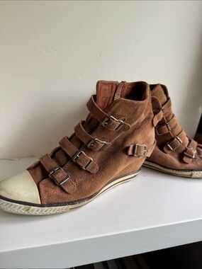 Vintage Ash Brown Suede Buckle Wedge Sneakers